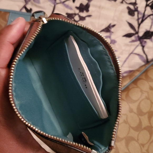 COACH HANDBAG AND WALLET - Picture 2 of 5